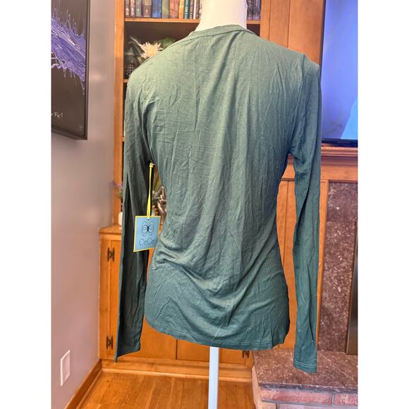 NWT CeCe Long Sleeve Hunter Green Lightweight Shirt Sz. M - Picture 4 of 5